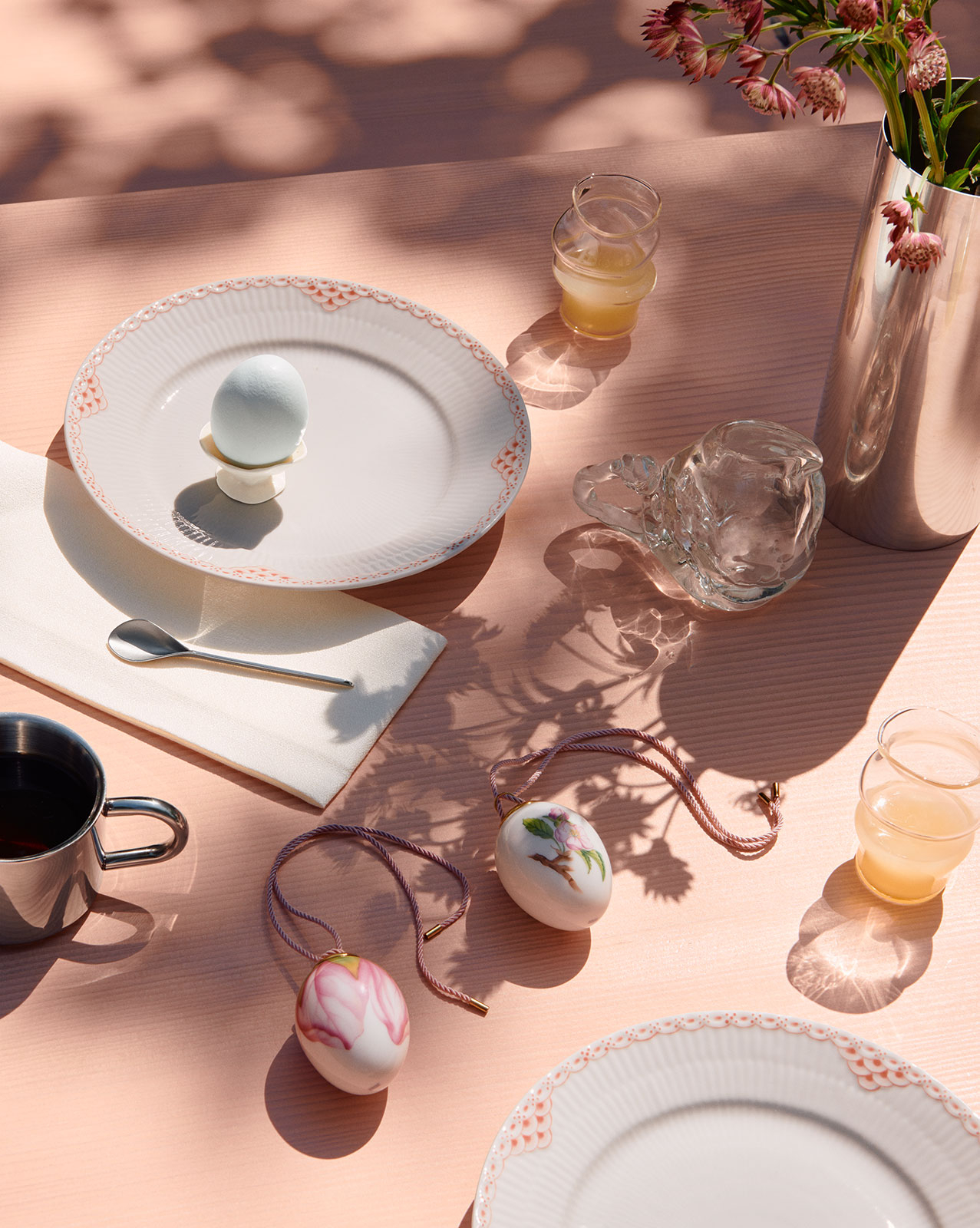 Royal Copenhagen Osterei 2er Set Apfelblüte Knospen+ Blütenblätter 2024