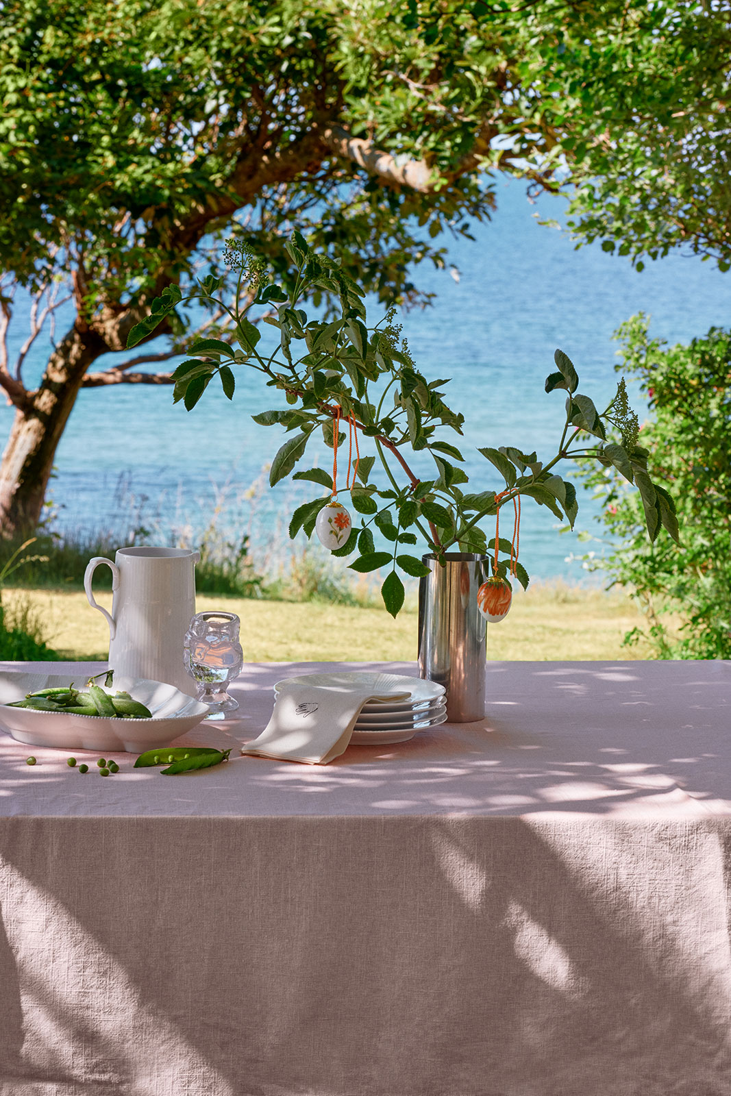 Royal Copenhagen Osterei Blütenblätter der Ringelblume 2024